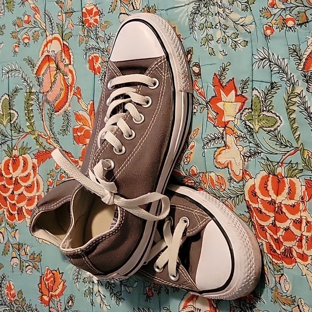 Mens 6 Womens 8 Gray Converse Chuck Taylors Low Tops Chucks